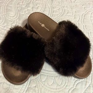 Club Pilates flip flops